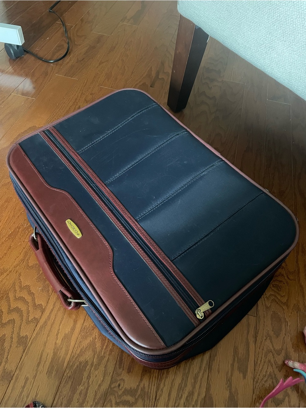 Giordano suit case